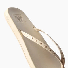 Cushion Slim Studs
